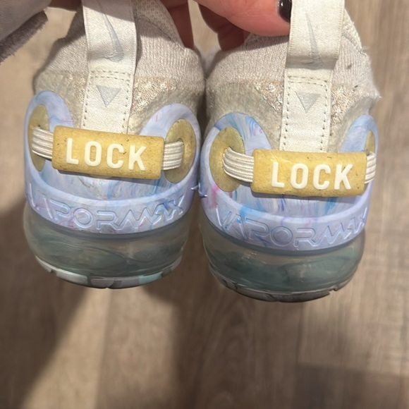 Nike Vapormax sneakers size 7.5 Women’s - Picture 2 of 13